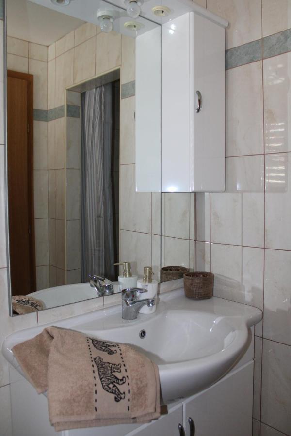 Apartment Noel Sveti Vid-Miholjice ภายนอก รูปภาพ