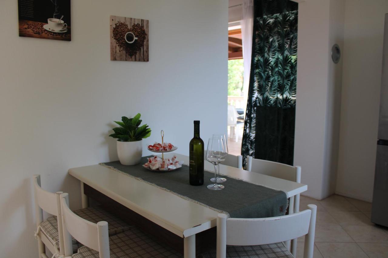 Apartment Noel Sveti Vid-Miholjice ภายนอก รูปภาพ